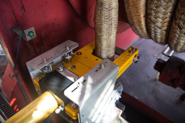 Integrated Emergency Cutter for Fibre Rope Winch